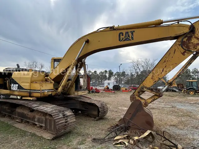CAT Excavator, SER# 9KK04357, V8, diesel engine