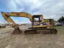 CAT Excavator, SER# 9KK04357, V8, diesel engine