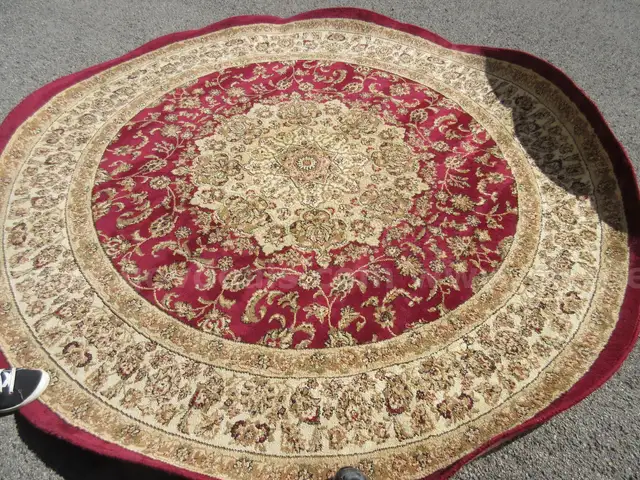 Round Area Rug