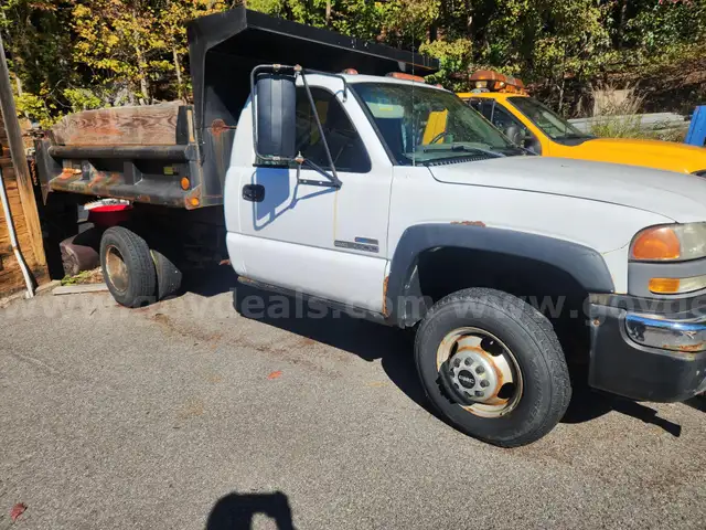 2006 GMC Sierra 3500 Work Truck 4WD DRW