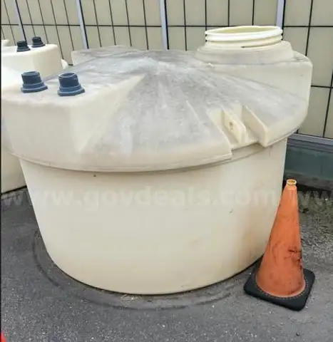 ONE USED 600 GALLON TANK 78" DIAMETER X 52" HEIGHT