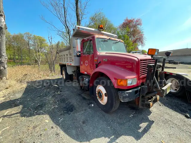2001 International 4900 Dump Truck