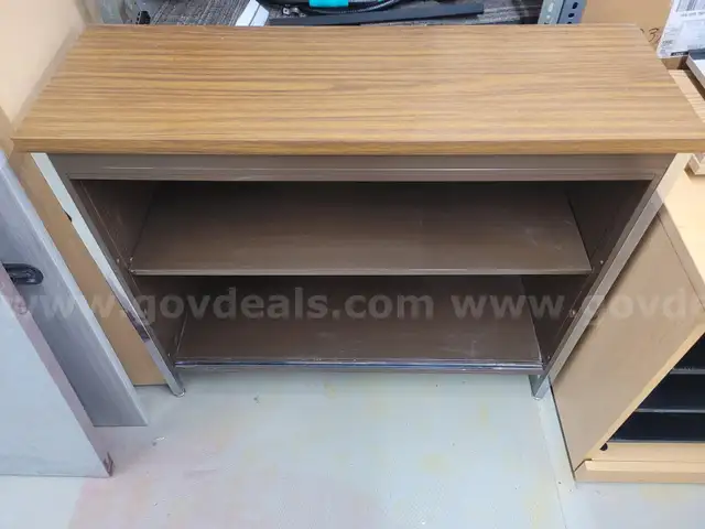 Metal cabinet