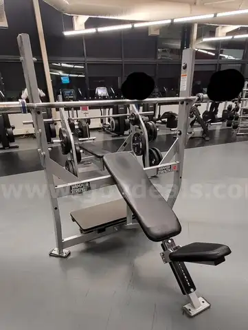 Incline Weight Bench - Hammer Strength