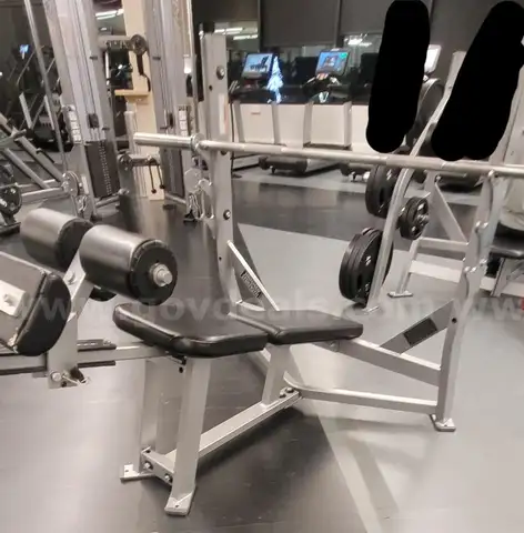 Decline Weight Bench - Hammer Strength