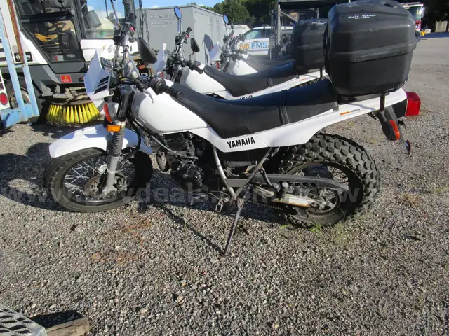 2015 YAMAHA TW200