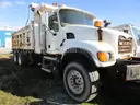 2005 MACK CV713