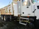 2005 MACK CV713