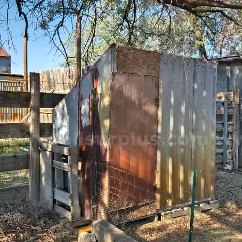 Metal Shed, 6&#x27; x 4&#x27; w/ Sloped Roof