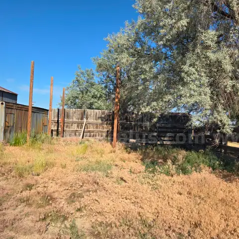 Corral Fence, Approx 200&#x27;, Post &#x26; Plank w/ 12&#x27; &#x26; 5-1/2&#x27; Gate, 1 LOT