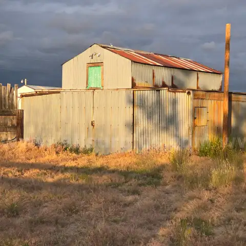 Barn, 20&#x27; x 27&#x27; w/ Metal Roof &#x26; Siding, Sliding Doors