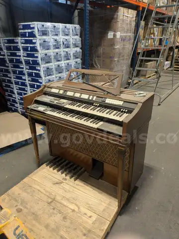 Wurlitzer electric organ