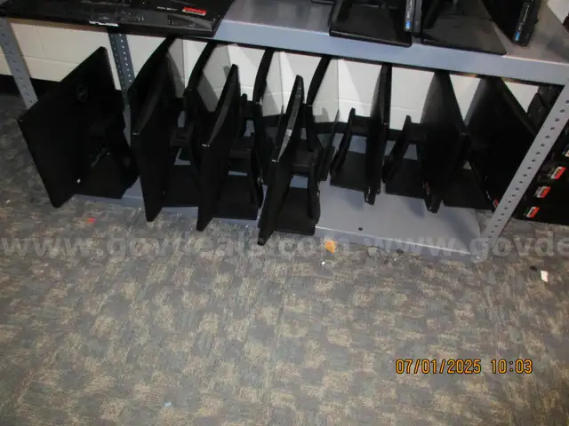 Lot of 27 OptiPlex 5260 All-in-One PC&#x27;s