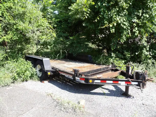 2006 Monroe Towmaster Trailer