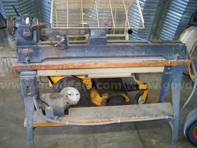 Wood lathe