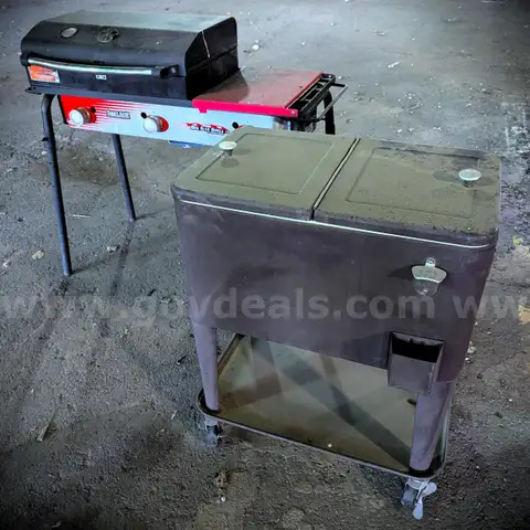 Gas Grill and Cooler Set