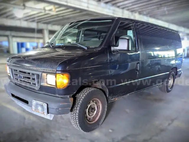 2003 Ford Econoline Cargo Van