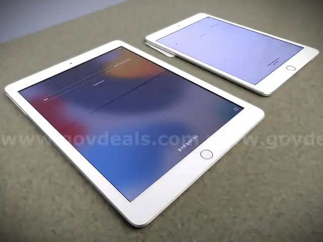 Lot of Two (2) Apple iPads
