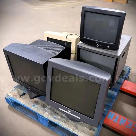 Lot of Scrap CRT Monitors &#x26; TVs