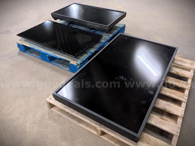 Lot of Scrap Flat Screen Monitors & TVs