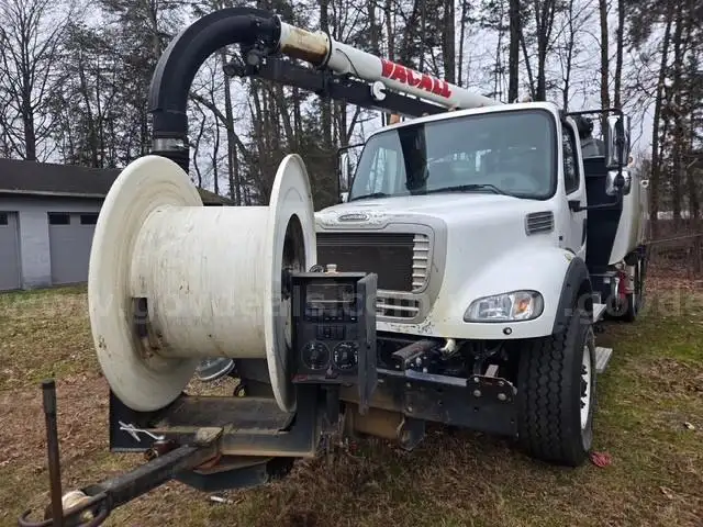 2012 Freightliner M2 112 AJV-1015 VACALL