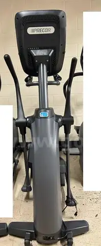 Precor EFX 885 Elliptical