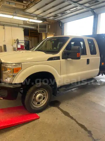 2011 Ford F-250 SD Extended Cab Stake Bed Truck
