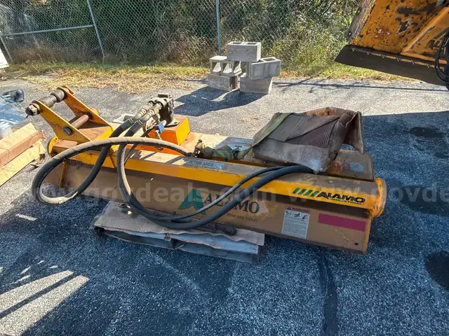 ALAMO Industrial BuzzBar Tree Limb Cutter - has (4) 20 inch blades