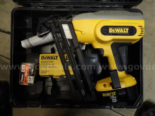DeWalt 18V Nailgun