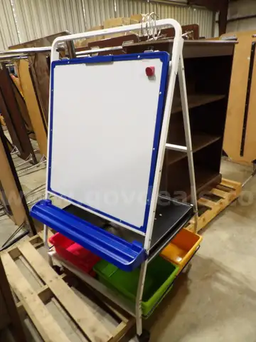 7 Easels - on wheels