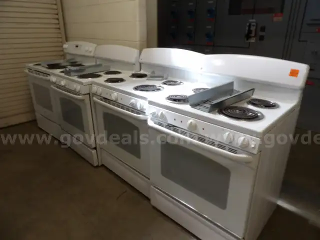 4 Electric Stoves