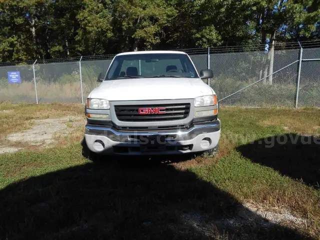 2007 GMC Sierra Classic 2500HD SL 4WD
