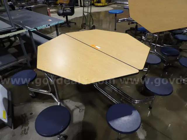 30 Cafeteria Style Tables
