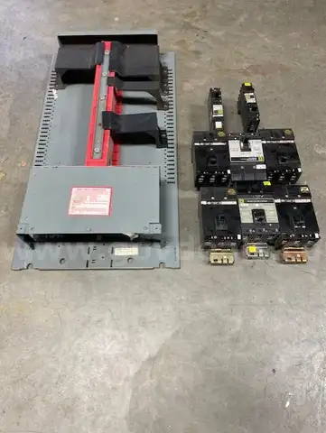 600V Square D Electrical Panel Box