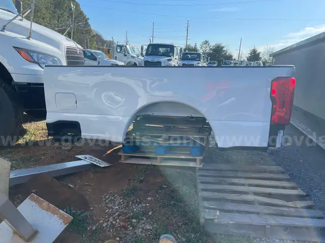 TRUCK BED, FORD F250 NEW!!