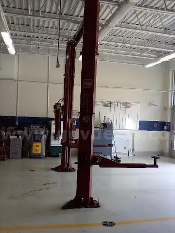 7000 lb Ammco lift