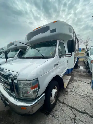 2013 Ford Econoline Para Bus