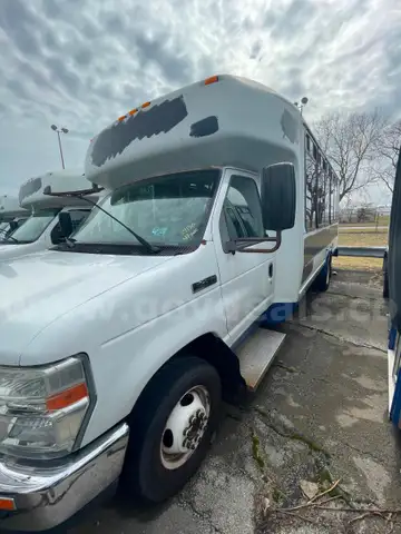 2014 Ford Econoline Para Bus