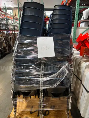 Student Chairs 16&#x22; (51)