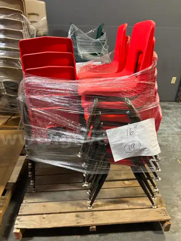Student Chairs 16&#x22; (19)