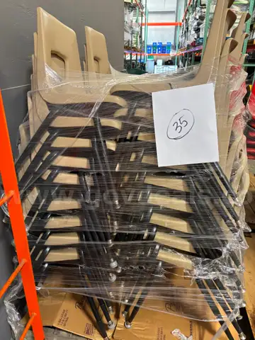 Student Chairs 18&#x22; (35)