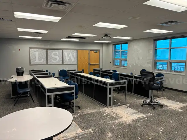 Work Stations (total of 30 desks) LSW