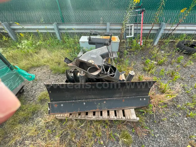 John Deere plow/auger/blower 5 ft plow