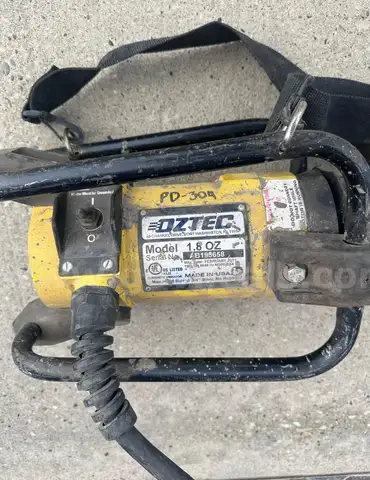 2011 Oztec Concrete Pencil Vibrator