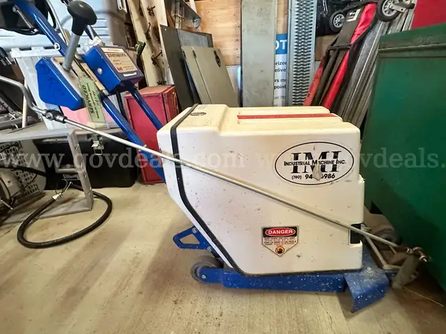 Zamboni EZIII Electric Ice Edger *3-Batteries are NOT Charging*