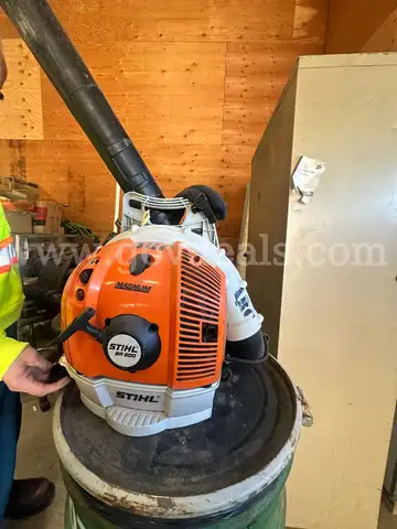2012 Stihl BR-600 Backpack Blower *Unit has a Crack Seal Leak*