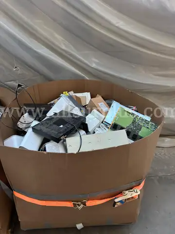 Pallet of network equipment (pallet 1)