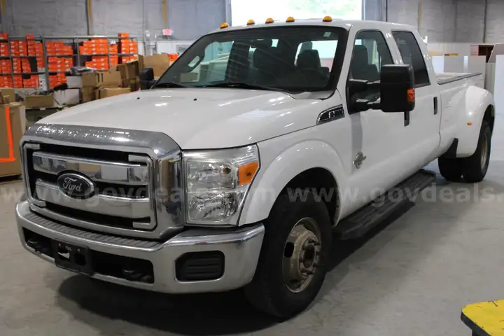 2012 Ford F-350 SD XLT Crew Cab Long Bed DRW 2WD