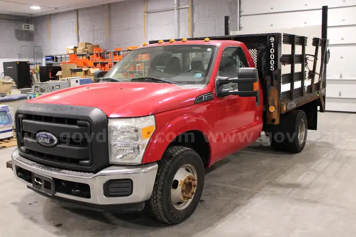 2011 Ford F-350 SD XL DRW 2WD Stakebed with Liftgate