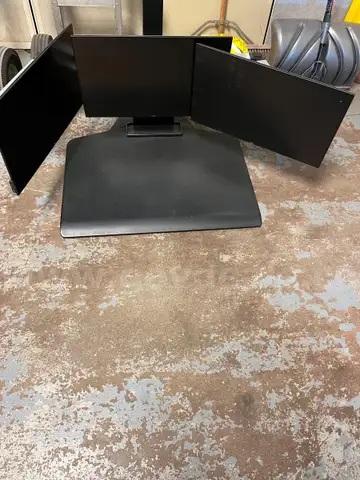 Bild Winston triple monitor sit or stand workstation